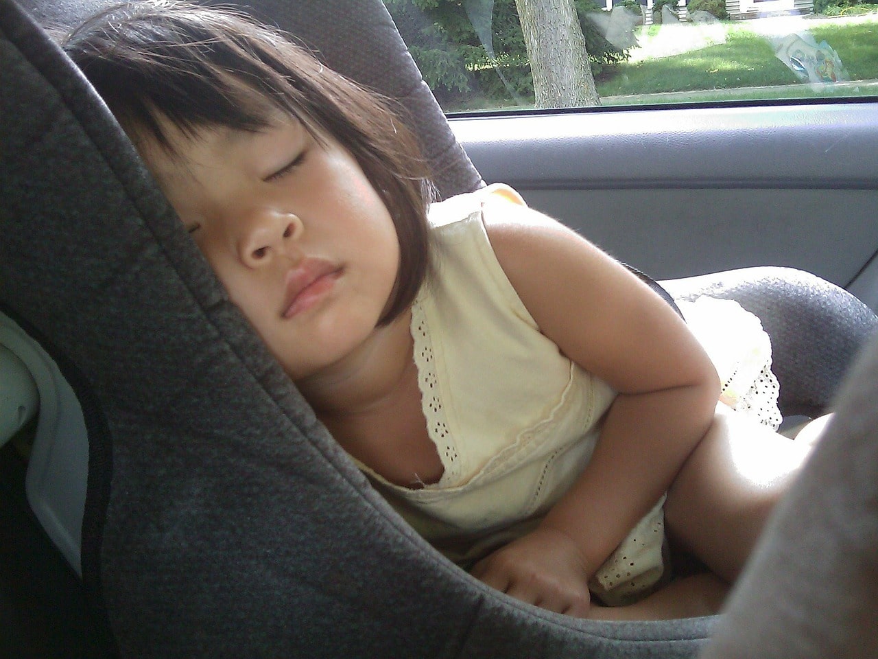 Спать в автокресле смертельно опасно для детей — что говорят исследования в США