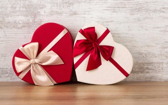 Топ-200 ідей подарунків для коханої на День Святого Валентина