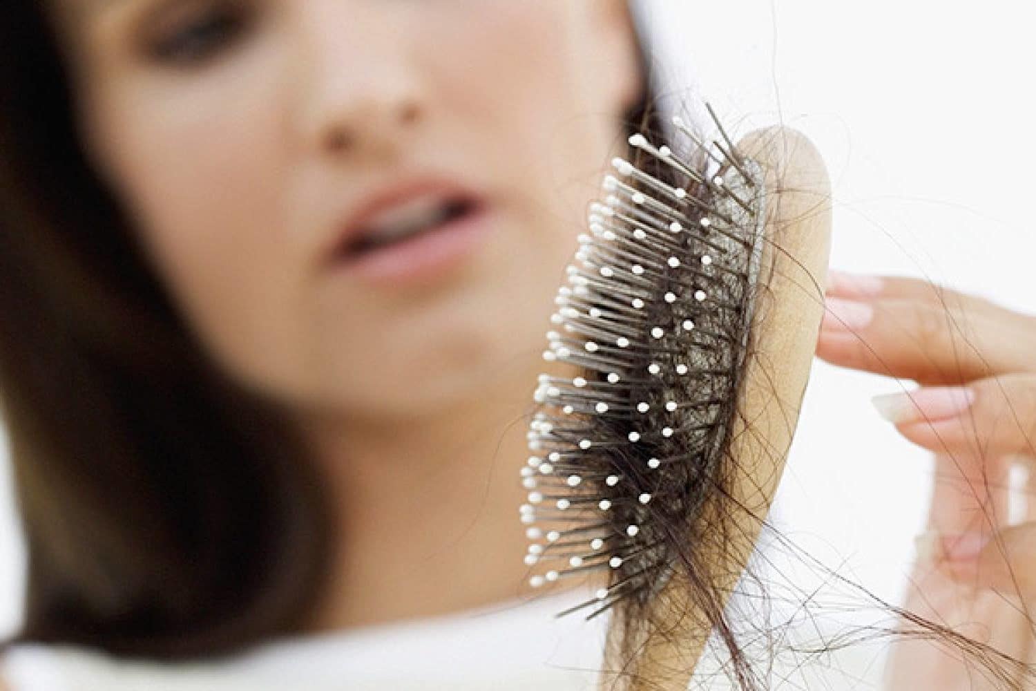 Топ-7 причин выпадения волос и что с этим делать