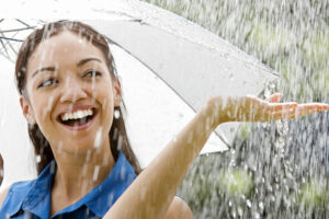 20 порад, чим зайнятися вдома дорослим, коли на вулиці дощ